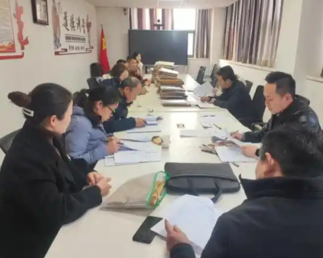 以教育教育思维研讨中心为依托进一步深化教育教育思维的研讨