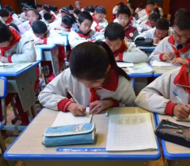 教师以敏锐的观察力捕捉解读于是敞开了