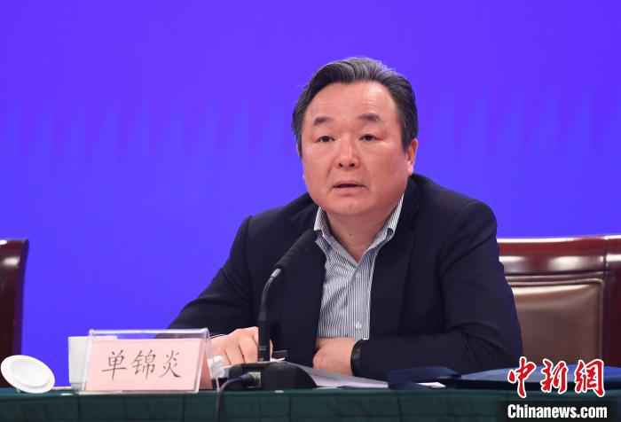 浙江省生态环境厅副厅长单锦炎。 钱晨菲 摄  浙江:医疗废物收集率和处置率达100%